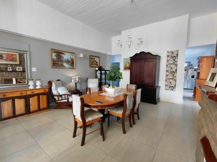 5 Bedroom Property for Sale in Winslow Western Cape